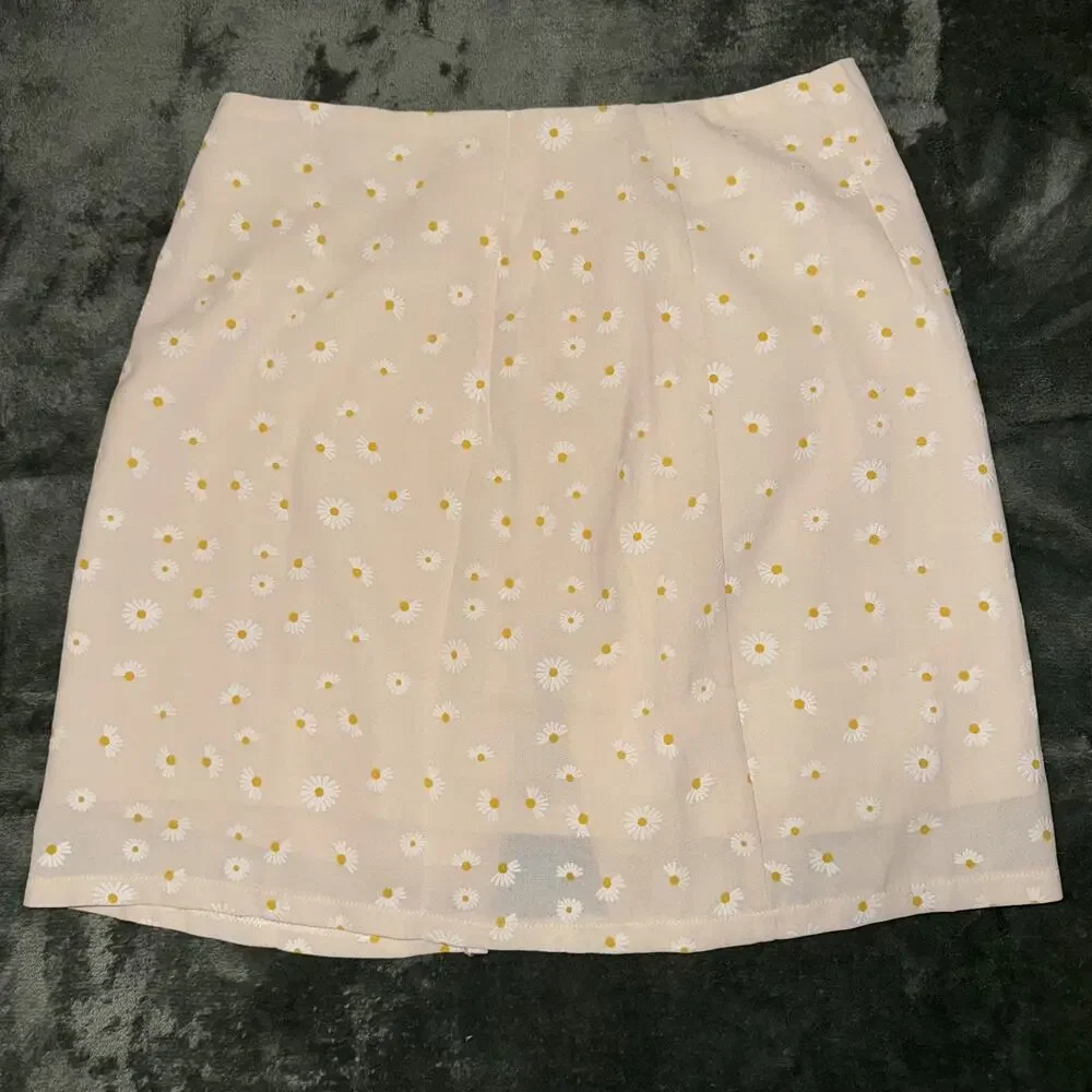 Princess Polly Mini Skirt Womens‎ US 0 Beige Daisy Floral Print Coquette Preppy